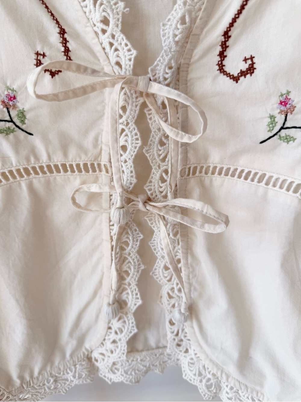 Jennifer & Grace Romantic Eyelet Embroidered Short Sleeve Tie Front Blouse XL - Picture 9 of 13